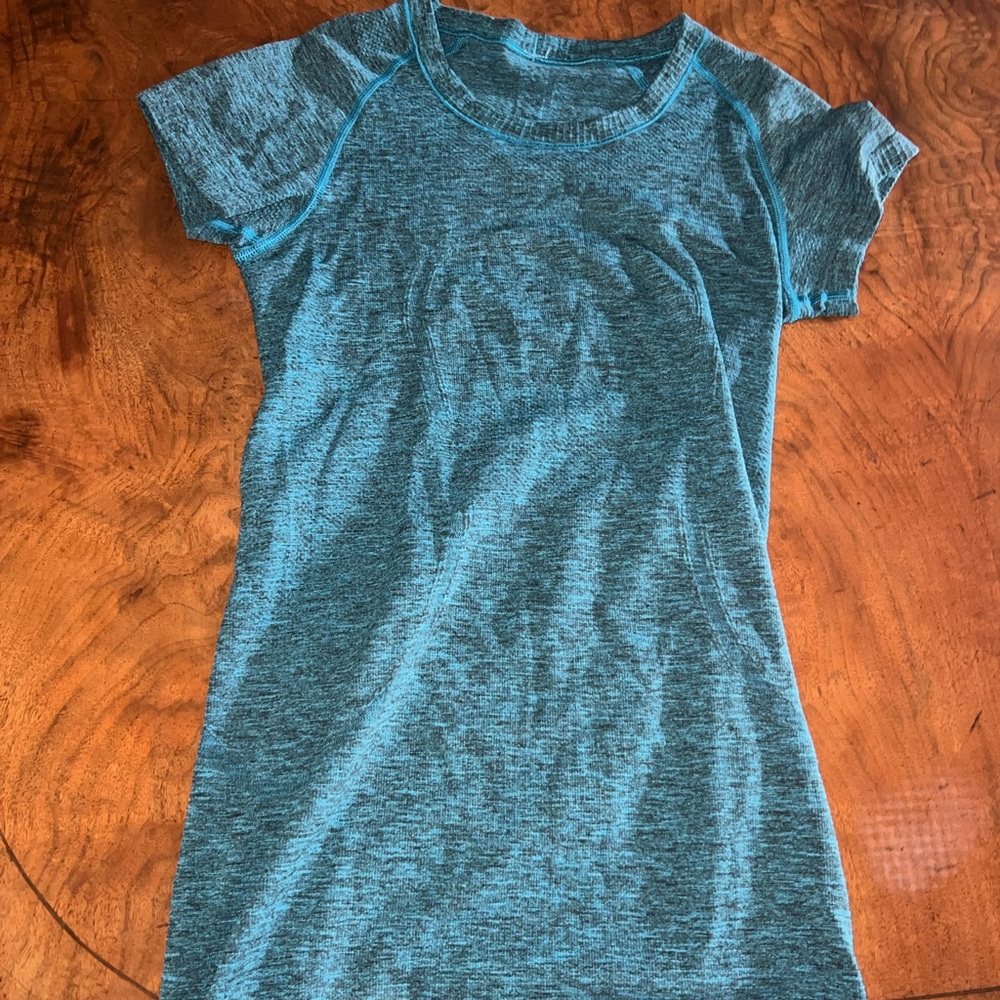 Lululemon Swiftly Tech Short Sleeve Shirt size 4